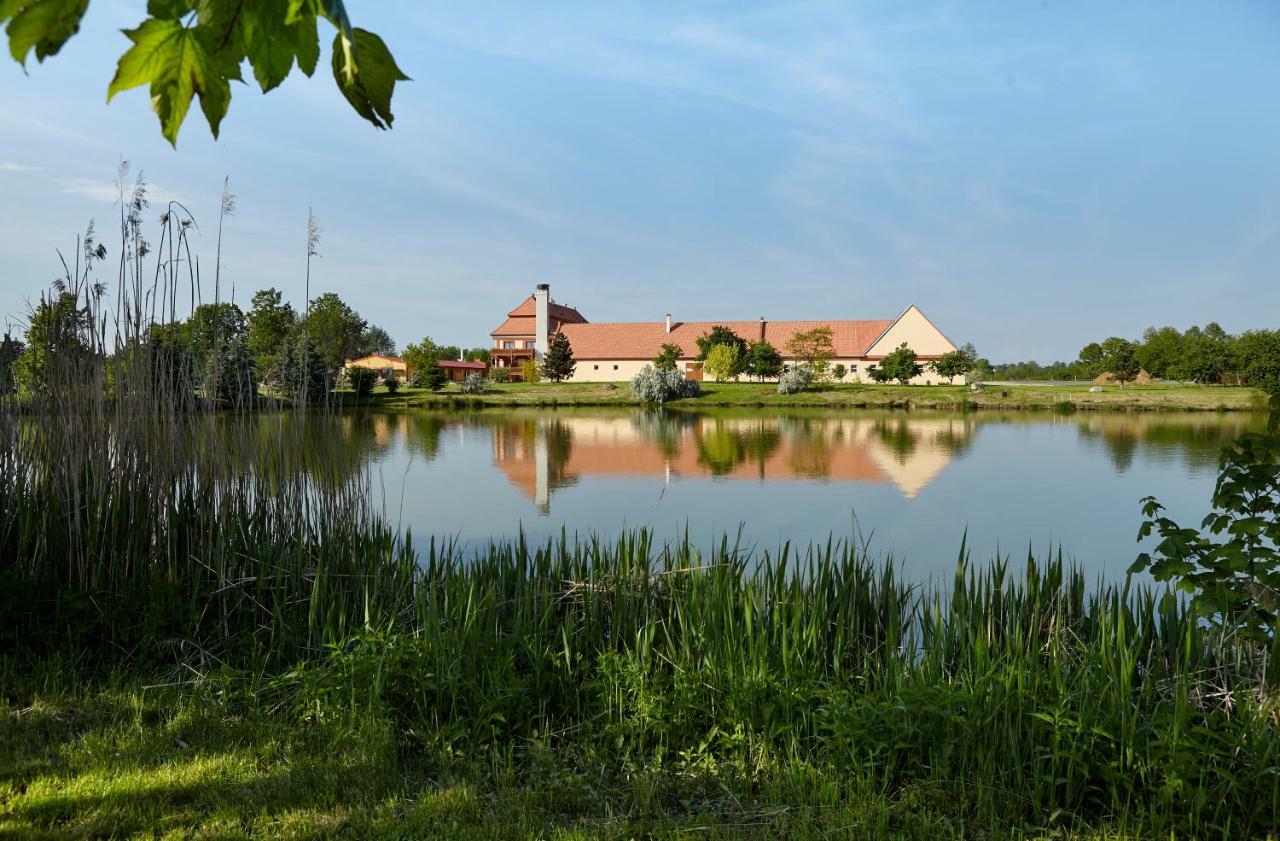 Residence Safari Resort - Chateau Borovany (Ceske Budejovice) Exterior foto